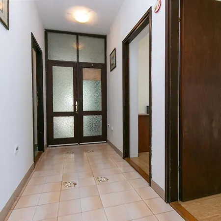 14708b * Gradac (Split-Dalmatia)