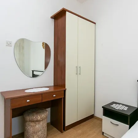 14708b * Gradac (Split-Dalmatia)